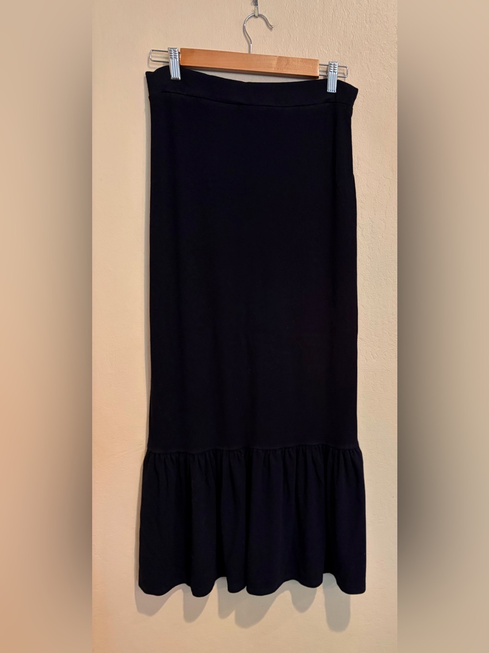 Free People Black Maxi Skirt w/ Ruffle Hem, Soft & Comfy, Side Zipper, size S